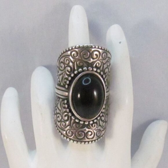 Ornate Swirl Full Finger Silver Plated Copper Ring with Black Cabochon - Picture 15 of 16